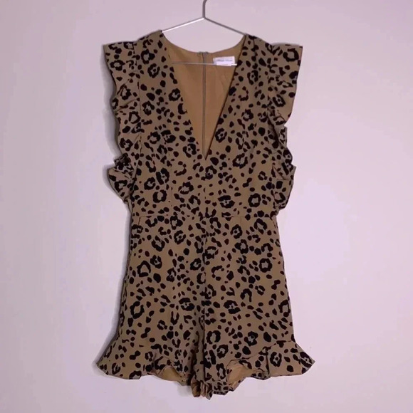 Lovers + Friends Jill Romper in Tan Leopard Size XS - Picture 2 of 8